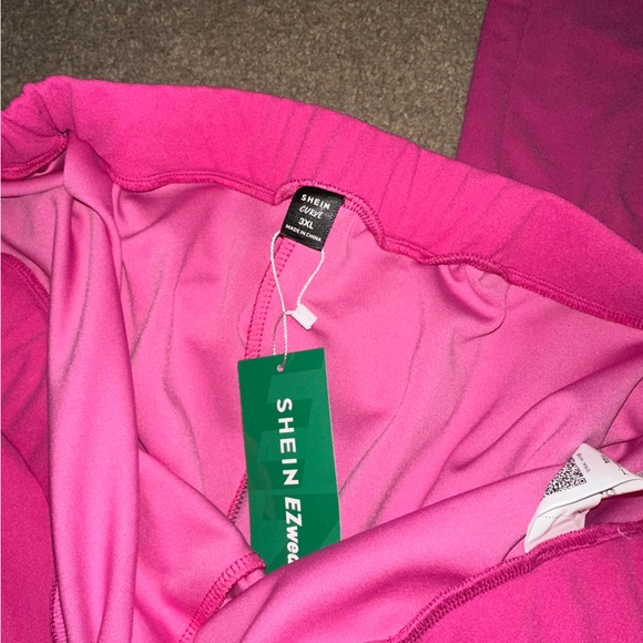 Plus size hot pink bell bottoms with heart cutout detail NWT - Picture 2 of 2